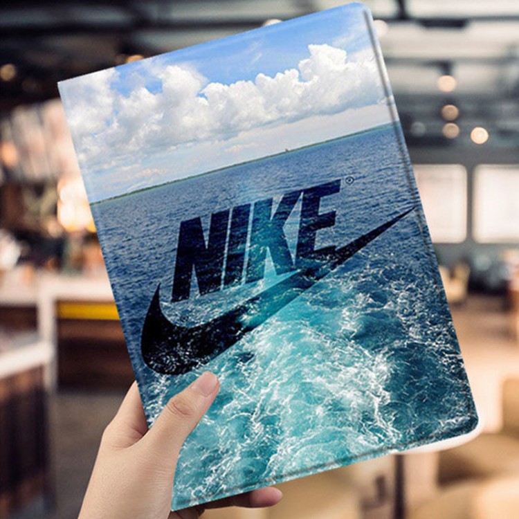 Nikeブランド ナイキipad pro 11インチ（2018/2020）フルカバー耐衝撃ソフトケース青空 アイパッド ポロ9.7/10.5インチ ケース海 大人っぽい カッコイイipad air4/3/2/1世代ケース ファッション メンズ 人気 レディース