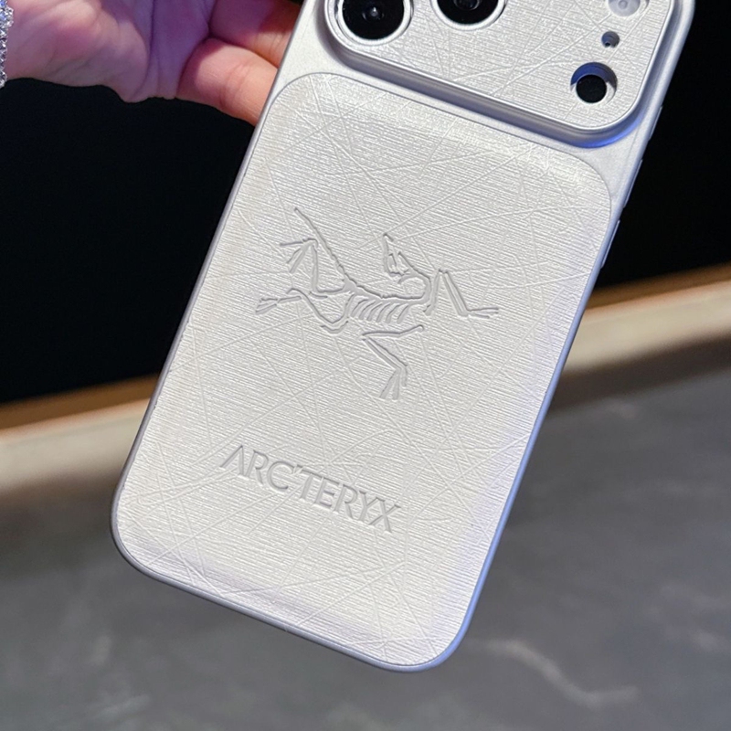 ARC'TERYXアイフォン16 pro max 17 15plus 16カバー