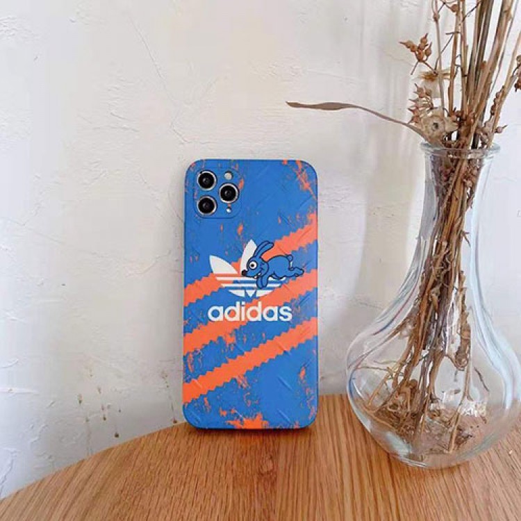 アディダス ビジネス ストラップ付き個性潮 iphone12/12mini/12pro/12promaxケース かわいい 兎犬柄 Adidas ins風 トレフォイル柄 iphone12/xs/11/8 plusケース おまけつき ファッション レディース