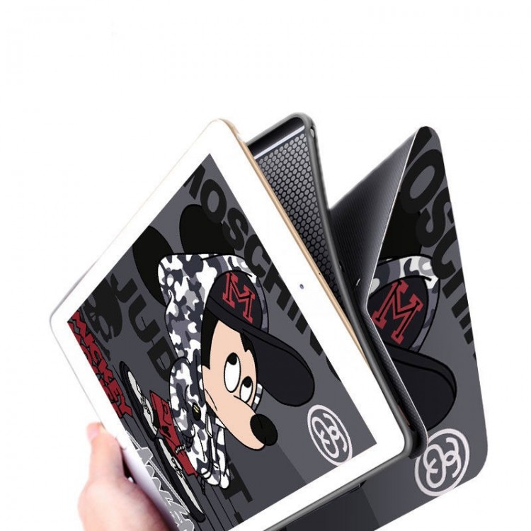 ディズニー モスキーノ ipad pro 2021 9.7/11inchケース ステューシー MOSCHINO ブランド ipad mini 4/5カバー 8/7世代 STUSSY カモフラージュ色 ipad 5/6 9.7インチ 激安 ミッキーマウス すべてのipad機種対応 iPad Air 10.9インチケース ブラント iPad Proケース 9.7インチ 2018/2017 コピー メンズ レディース