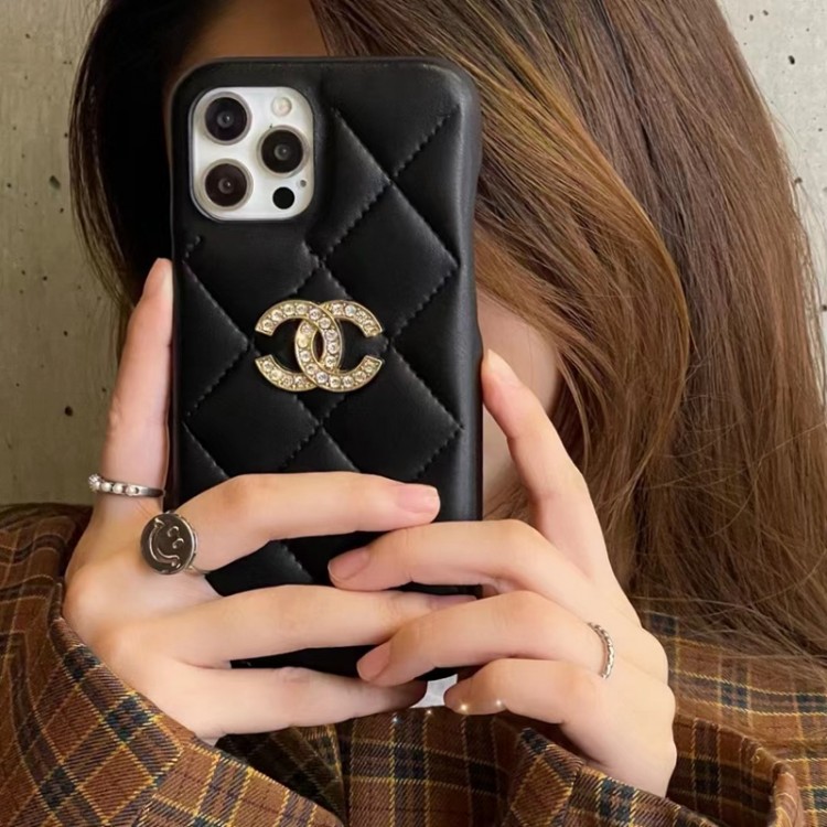 ブランド iPhone15/14max/14proケース シャネル ダイヤモンドロゴ付き CHANEL アイフォン15+/14PROMAX/14スマホカバー 大き目菱格 iphon13/13proケース 衝撃吸収 IPHONE12pro max/11ケース 純正レザー 高級感 芸能人愛用