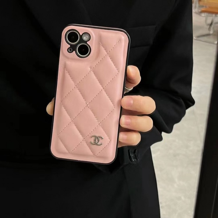 ブランド CHANEL アイフォン15plus/14plus/14Pro maxスマホカバー 菱格 ふわふわ シャネルiPhone15 14PRO/14ケース レンズ保護 iPhone13/13 pro max/13proカバー 衝撃吸収 iPhone 12 11 pro maxケース 手触り良い レディース エレガント