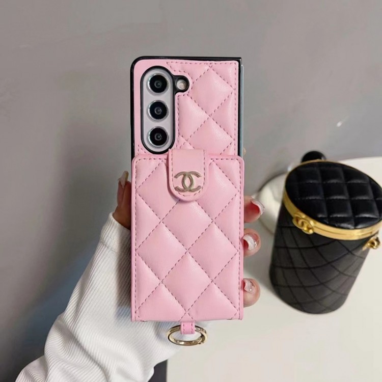 Chanel シャネルGalaxy Z Flip5ブランドケースメンズブランドギャラクシーz flip4スマホカバースムーズ高級感galaxy z fold5ケースハイブランドハイブランドGalaxy z flip 5 4 3携帯ケースビジネス