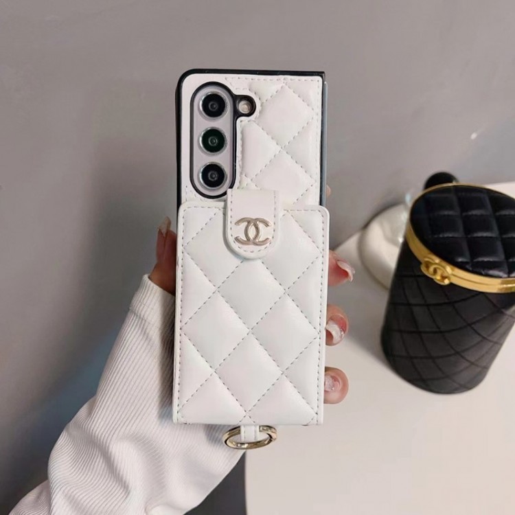 Chanel シャネルGalaxy Z Flip5ブランドケースメンズブランドギャラクシーz flip4スマホカバースムーズ高級感galaxy z fold5ケースハイブランドハイブランドGalaxy z flip 5 4 3携帯ケースビジネス