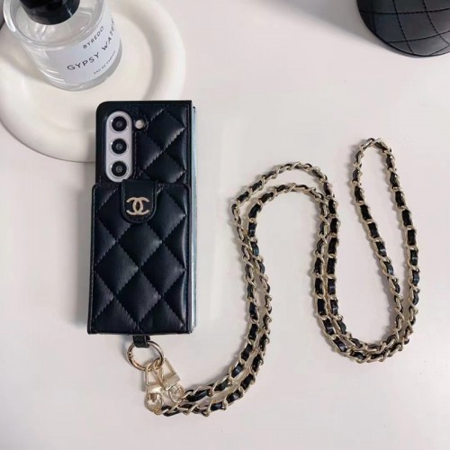 Chanel シャネルGalaxy Z Flip5ブランドケースメンズブランドギャラクシーz flip4スマホカバースムーズ高級感galaxy z fold5ケースハイブランドハイブランドGalaxy z flip 5 4 3携帯ケースビジネス