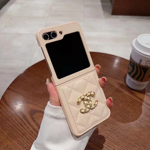 Chanel シャネルGalaxy Z Flip5 4 3ブランドケースメンズブランドギャラクシーz flip4 5 fold5 4 3スマホカバースムーズ高級感galaxy z fold5 4 3ケースハイブランドハイブランドGalaxy z flip 5 4 3携帯ケースビジネス