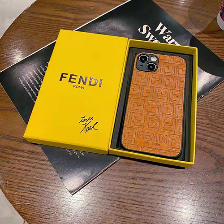 ブランド フェンディiPhone14/14plus/14pro/14plusケース ジャケット型 Fendi IPHONE13pro max/13pro/13miniケース 懐旧加工 おしゃれ Fendi アイフォン12pro/12pro max/12mini/12カバー フィット iphone11pro max/11pro/11ソフトケース 耐衝撃 レンズ保護 メンズ レディース