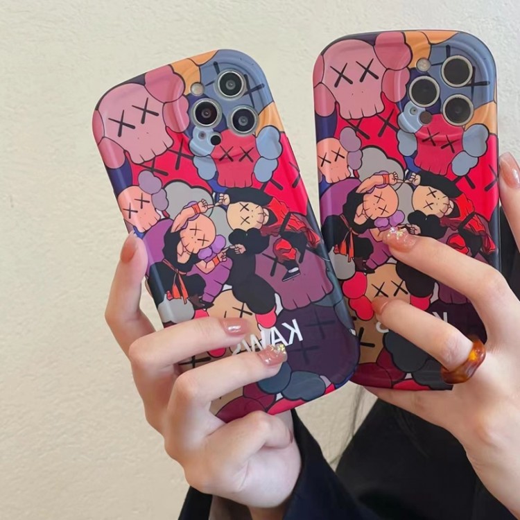 カウズ iphone14/13PROケース ブランド 個性スタオル KAWS アイフォン13pro max/13カバー ソフト 衝撃吸収 IPHONE12pro/12pro maxスマホケース 韓国 オシャレ iPhone11/11pro maxスマホカバー 高品質 フィット 男女兼用