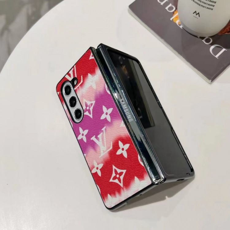 Lv ルイヴィトンGalaxy Z Fold5ブランドケースメンズブランドギャラクシーz flip4スマホカバースムーズかわいいsamsung z fold 5 4ケースカバー激安大人っぽい ギャラクシーz fold3/2ブランドスマホカバー