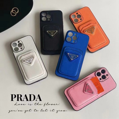 プラダ iPhone 15/15 PROケースブランド カード入り ブランド Prada アイフォン15 pro max/14 plus携帯カバー レンズ保護 iphone 13 pro/13/13 pro maxスマホケース 落下保護 おしゃれ iPhone12/12 pro/12 pro maxケースレザー製 軽量 ファッション