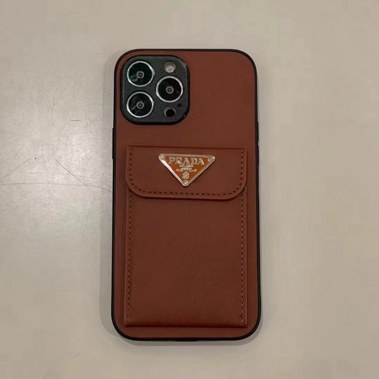 ブランド PRADA アイフォン15/15proケースカバー 復古風 プラダ iphone15pro max plusスマホケース カード収納 iphone1312pro maxケース スタンド 機能性 iphone13pro/12mini/11promaxケース 四角保護 キズ防止 メンズ