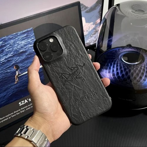 ARC'TERYX アークテリクスアイフォン16 pro max 17 AIR 15 14 16 plusハイブランドケースブランドアイフォン16 pro max Air 17 15plus 16プロマックスマホカバー男女兼用芸能人愛用するブランドアイフォン17 16 pro15 16 pro maxケースカバー