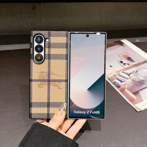 Burberry バーバリーGalaxy Z Flip 7 6 5 4 3ブランドケースメンズブランドBurberryギャラクシーz flip 7 6 4 5 fold6 5 4 3 7スマホカバースムーズ高級感galaxy z fold 7 6 5 4 3ケースハイブランドハイブランドGalaxy z flip 5 4 3 6 7携帯ケースビジネス