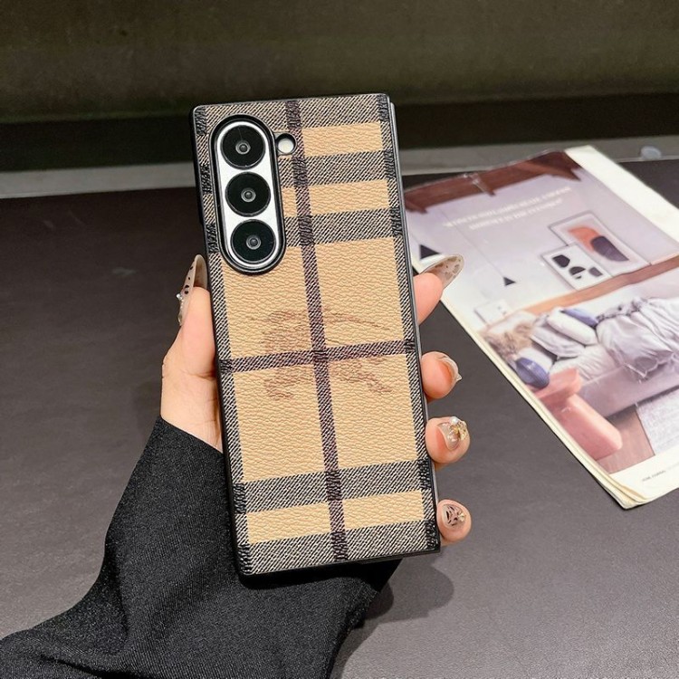 Burberry バーバリーGalaxy Z Flip 7 6 5 4 3ブランドケースメンズブランドBurberryギャラクシーz flip 7 6 4 5 fold6 5 4 3 7スマホカバースムーズ高級感galaxy z fold 7 6 5 4 3ケースハイブランドハイブランドGalaxy z flip 5 4 3 6 7携帯ケースビジネス