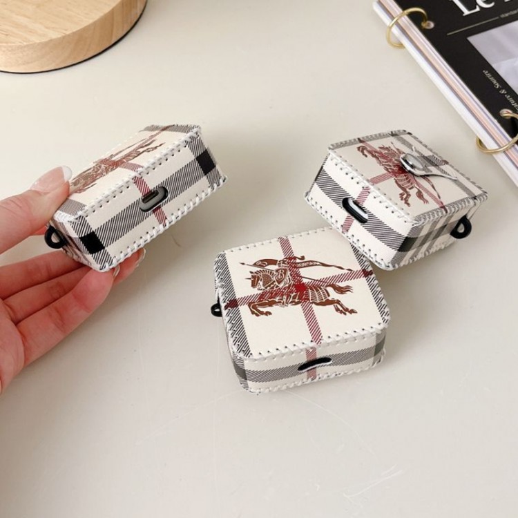 Burberry バーバリーブランドエアーポッズ プロ3 pro2 4 3 2 max保護ケースAirPods 3 4ブランドケース 携帯便利 ファッションブランドairpods 4 3/プロ2/ プロ3カバーパロディメンズ向けAirPods  Pro3/4/3/2/1ケースブランドかっこいい