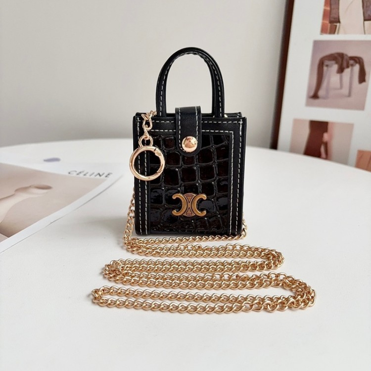 CELINE セリーヌブランドエアーポッズ ultra プロ3 pro2 4 3 2 max保護ケースairpods ultra 4 pro3 pro2 3カバー 軽量 紛失防止ブランドairpods ultra/4 3/プロ2/ プロ3カバーパロディメンズ向けAirPods  ultra/Pro3/4/3/2/1ケースブランドかっこいい