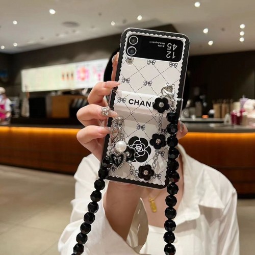 Chanel シャネルGalaxy Z Flip5 4 3ブランドケースメンズブランドスマホケース男女兼用ハイブランドGalaxy z flip 5 4 3携帯ケースビジネス大人っぽい ギャラクシーz fold3/2 4 5ブランドスマホカバー