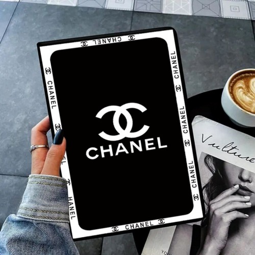 Chanel シャネルipad pro12.9インチカバーブランド男女愛用全面保護 ブランド アイパッド ポロ12.9/11インチソフトケース 耐用性 オシャレハイブランド アイパッド10 2023ケース激安おしゃれ iPad AIR5/mini6手帳型ケース 全面カバー