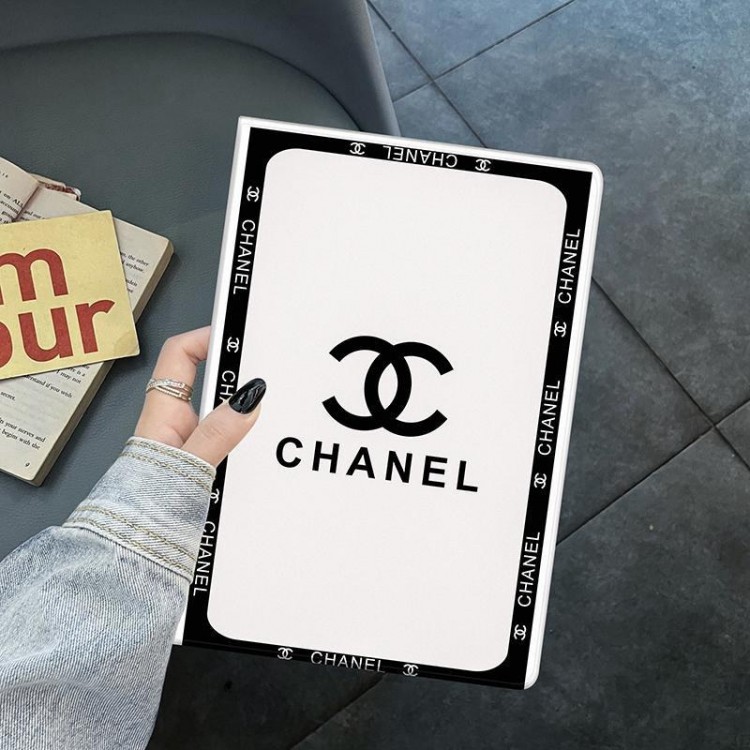 Chanel シャネルipad pro12.9インチカバーブランド男女愛用全面保護 ブランド アイパッド ポロ12.9/11インチソフトケース 耐用性 オシャレハイブランド アイパッド10 2023ケース激安おしゃれ iPad AIR5/mini6手帳型ケース 全面カバー