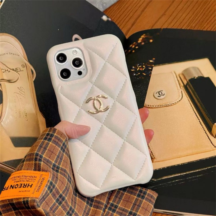 Chanel シャネルアイフォン16 pro max 17 15 14 16 plusハイブランドケースiPhone16  17 15pro max 16pro 13 12スマホカバー耐衝撃オシャレ芸能人愛用するブランドChanel アイフォン17 16 pro15 16 proケースカバー