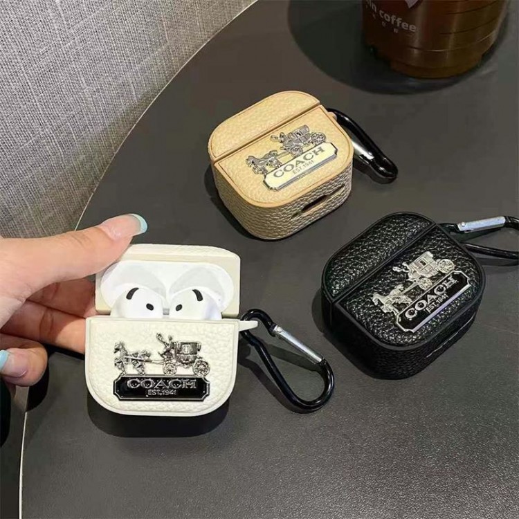 Coach コーチairpods 4 pro2 3カバー 軽量 紛失防止AirPods 3 4ブランドケース 携帯便利 ファッション Coachブランド airpods 4 3/プロ2カバー パロディ メンズ向け コーチAirPods 4/3/2/1ケースブランドかっこいい
