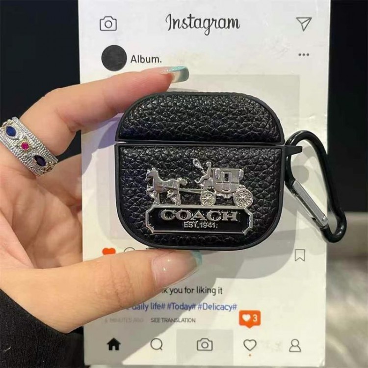 Coach コーチairpods 4 pro2 3カバー 軽量 紛失防止AirPods 3 4ブランドケース 携帯便利 ファッション Coachブランド airpods 4 3/プロ2カバー パロディ メンズ向け コーチAirPods 4/3/2/1ケースブランドかっこいい