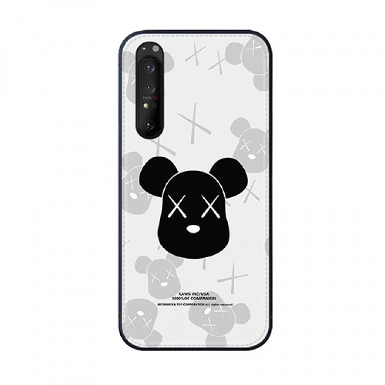 Kaws ブランドXperia 5III/1iii携帯ケース かわいい 個性熊柄 流行り カウズ xperia 1ii/5ii/革カバー 放熱性よい 落下保護 エクスペリア10IIIカバー 可愛い ファッション メンズ 人気 フィット レディース