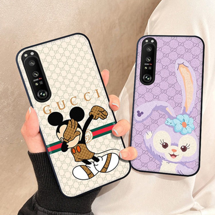 GUCCI ブランド&Disney アイフォン14+/14pro max/14pro/14カバー かわいい漫画キャラクター グッチ XPERIA 5III/5II携帯カバー 高品質 Xperia 1iii/1iv/10iv革ケース 耐久性 衝撃吸収 コニー熊 エクスペリア1/XZPカバー 人気 レディース