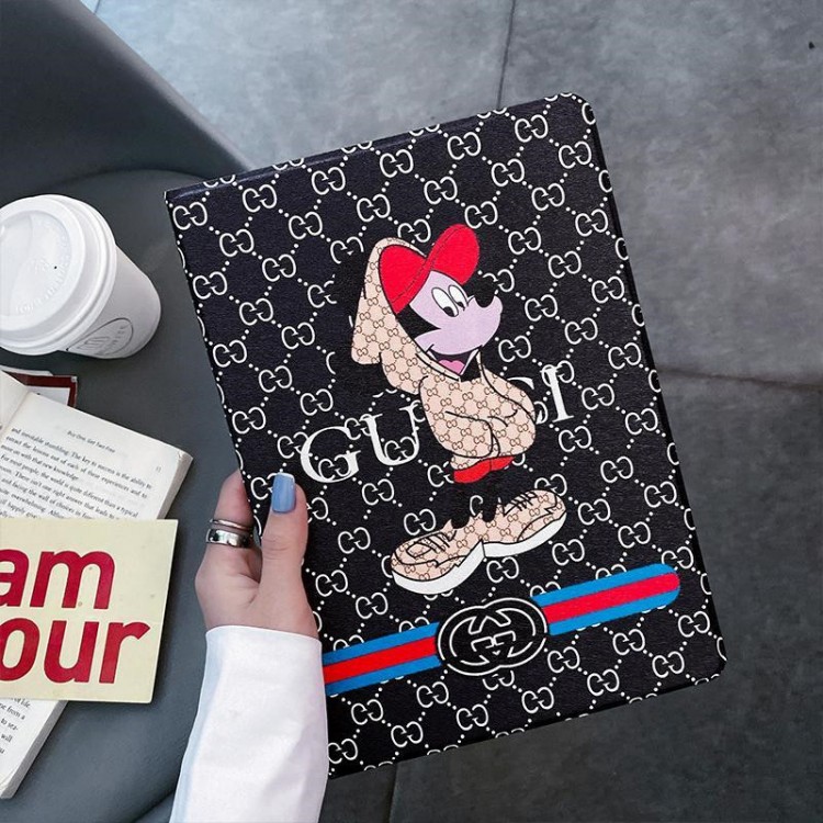 Gucci グッチブランド アイパッド10/9/8カバー 耐衝撃ハイブランド iPad AIR 5 6 2023世代ケース手帳型 ケースカワイイ ブランド アイパッドmini6 7保護カバー スタンドアイパッド ポロ12.9/11インチケースカバー多機能性