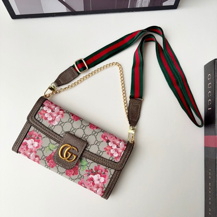 Gucci グッチブランドGalaxy s26 s23 plus s24 s25ultraカバーケース 薄型 ファッションgalaxy s26 s24 s25 ultra plusケースハイブランドブランドパロディSamsung s26/ s23/s25+/s24ultraケース 人気 キズ防止ブランド軽量サムスンs26 s24 s23/s24+/s23ultra iphone 18pro max 17pro 17e 14 15 16e 17 airスマホカバー