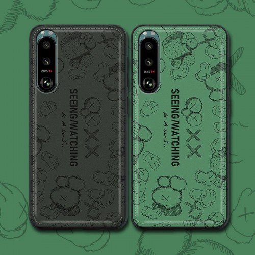 KAWS ソニーエクスペリア 5IIIスマホケース 薄型 フィット 放熱性よい ブランド カウズ XPERIA 10iii携帯カバー 面白い 漫画柄 ファッション 落下保護 メンズ レディース