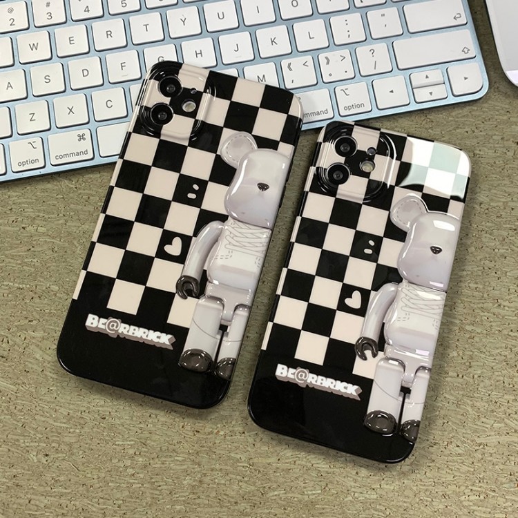 おしゃれ ブランド BE@RBRICK アイフォン13pro max/13pro/13ケース 黒白格子 おしゃれ クマ柄 ベアブリック iPhone12pro max/12pro/12携帯カバー レンズ保護 キズ防止 iphone11pro max/11pro/11ソフトケース 手入れ簡単 メンズ レディース