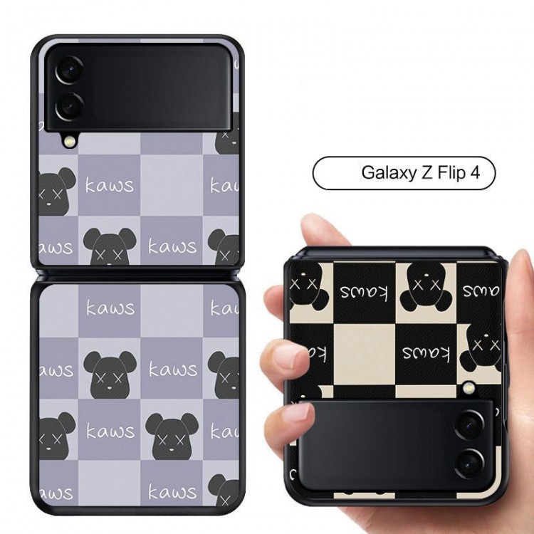 ブランド カウズ Galaxy Z Flip4ケース 格子紋 KAWS ギャラクシーz flip3スマホカバー 人気 熊柄 Galaxy Z Flip3スマホケース 耐衝撃 ファッション 男女兼用 おしゃれ