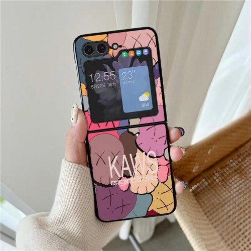 Kaws カウズGalaxy Z Flip5 4 3ブランドケースメンズ高級感galaxy z fold5 4 3ケースハイブランドハイブランドGalaxy z flip 5 4 3携帯ケースビジネス大人っぽい ギャラクシーz fold3/2 4 5ブランドスマホカバー