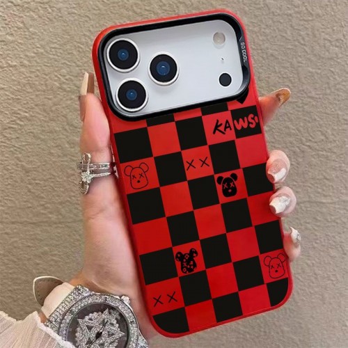 Kaws カウズiPhone 16 15 plus 16 17pro max Airブランドスマホケース芸能人愛用するブランドアイフォン17 16 pro15 16 pro maxケースカバーアップル AIR 17 16e 15 pro max 16 plusケース全機種対応パロディ