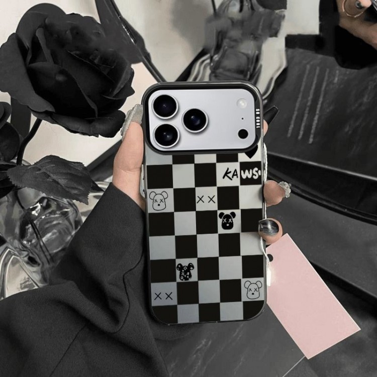 Kaws カウズiPhone 16 15 plus 16 17pro max Airブランドスマホケース芸能人愛用するブランドアイフォン17 16 pro15 16 pro maxケースカバーアップル AIR 17 16e 15 pro max 16 plusケース全機種対応パロディ