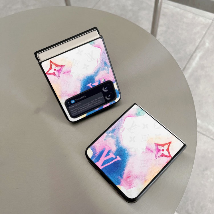 ハイブランドGalaxy Z Flip4ケース ルイヴィトン 背面レザー LV ギャラクシー Z Flip3ケース 折りたたみ式携帯電話保護カバー Galaxy ｚ fold3ケース 彩色プリント柄 キレイ 放熱性抜群 メンズ レディース