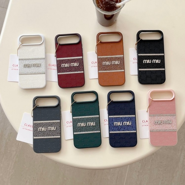 ミュウミュウ MiuMiuアイフォン16 pro max 17 AIR 15 14 16 plusハイブランドケースブランドアイフォン16 pro max Air 17 15plus 16プロマックスマホカバー男女兼用芸能人愛用するブランドアイフォン17 16 pro15 16 pro maxケースカバー
