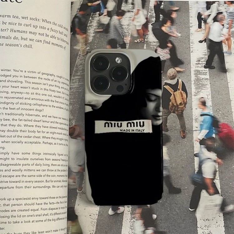 ミュウミュウ MiuMiuブランドiPhone air 16 17 pro 15 16pro max ケースメンズブランドアップル16+ 16 pro max 16e 14 15 17 pro air 17eケース激安パロディブランドアイフォン16 pro max Air 17 15plus 16プロマックスマホカバー男女兼用