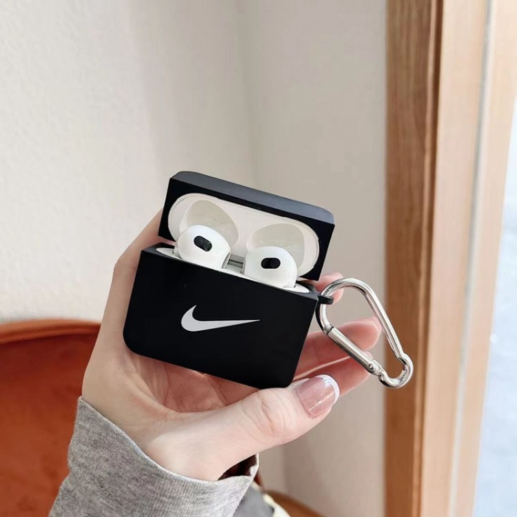 NIKE /ナイキ エアーポッズPRO2ケースカバー 半透明 マット調 ブランド AIRPODS PRO保護ケース 個性 シンプル airpods 2/1世代ケース 紛失防止 オシャレ 人気 黒白ペア