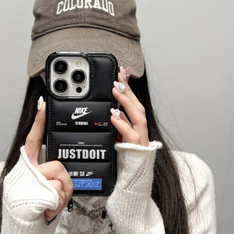Nike ナイキアイフォン16 pro max 17 AIR 15 14 16 plus 17eハイブランドケースiPhone16 17 17e 15pro max 16proスマホカバー耐衝撃オシャレアップル AIR 17 16e 15 pro max 16 plusケース全機種対応パロディ