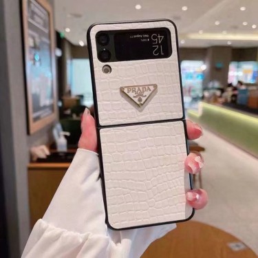 Prada 鰐紋 GALAXY Z FOLD3ケース スムーズ 傷防止 プラダ Samsung z flip3携帯カバー 放熱性よい 高品質 ギャラクシーz fold3ケース ワッペン付き シンプル 珍しい