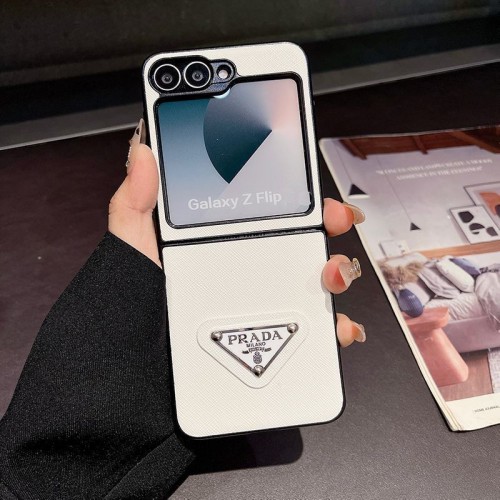 Prada プラダブランドスマホケース男女兼用かわいいsamsung z fold 7 6 5 4 flip7 6 5 4ケースカバー激安大人っぽい Prada ギャラクシーz fold7 4 5 6ブランドスマホカバーブランド落下保護galaxy z flip3 4 5 6 7携帯カバーレディース