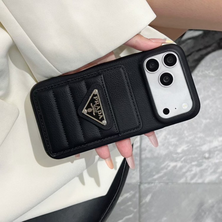 Prada プラダブランドアップル18pro max 16+ 16 pro max 16e 18 15 17 pro air 17eケース激安パロディiPhone 18 16 17 17e 15pro max 16pro スマホカバー耐衝撃オシャレアップル 18 AIR 17 16e 15 pro max 16 plusケース全機種対応パロディ