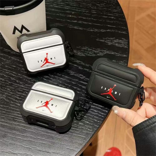 Jordan ジョーダンブランドエアーポッズpro2 4 3 2 max保護ケーススニーカー形のairpods 4 pro2 proケース ブランド 人気ブランドairpods 4 3/プロ2カバーパロディブランド若者オシャレエアーポッズ4 3 pro2/proケース耐衝撃 Jordan ジョーダンブランドエアーポッズpro2 4 3 2 max保護ケーススニーカー形のairpods 4 pro2 proケース ブランド 人気ブランドairpods 4 3/プロ2カバーパロディブランド若者オシャレエアーポッズ4 3 pro2/proケース耐衝撃