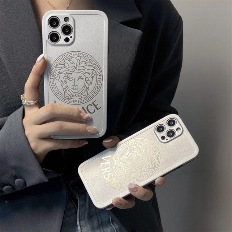 ヴェルサーチiphone13/13pro/13pro maxカバー 個性 シルバー塗装 クール ハイブランド versace アイフォン12Pro/12mini/12pro maxケース 経典人頭柄 黄変防止 iphone11pro/11pro max/11ソフトカバー 耐衝撃 ファッション 男の子 レディース