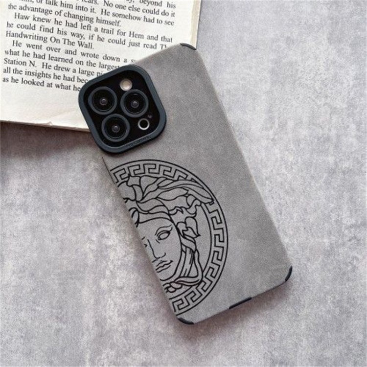 Versace ヴェルサーチブランドiPhone16  plus 15 16pro max 16eケースメンズアイフォン16 pro max 15 14 16 plusハイブランドケースブランドアップル16+ 16 pro max 16e 14 15 proケース激安パロディ