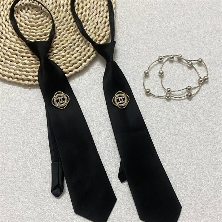 Chanel シャネル ブランドネクタイ 黒 メンズワンタッチネクタイ 女性イージータイ アクセサリー ブラック ベットネクタイ ロゴチャーム付き 韓国風  パーティー 着脱安い 人気