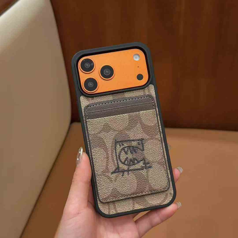 Coach IPHONE 17pro 16 plus 15 携帯カバー