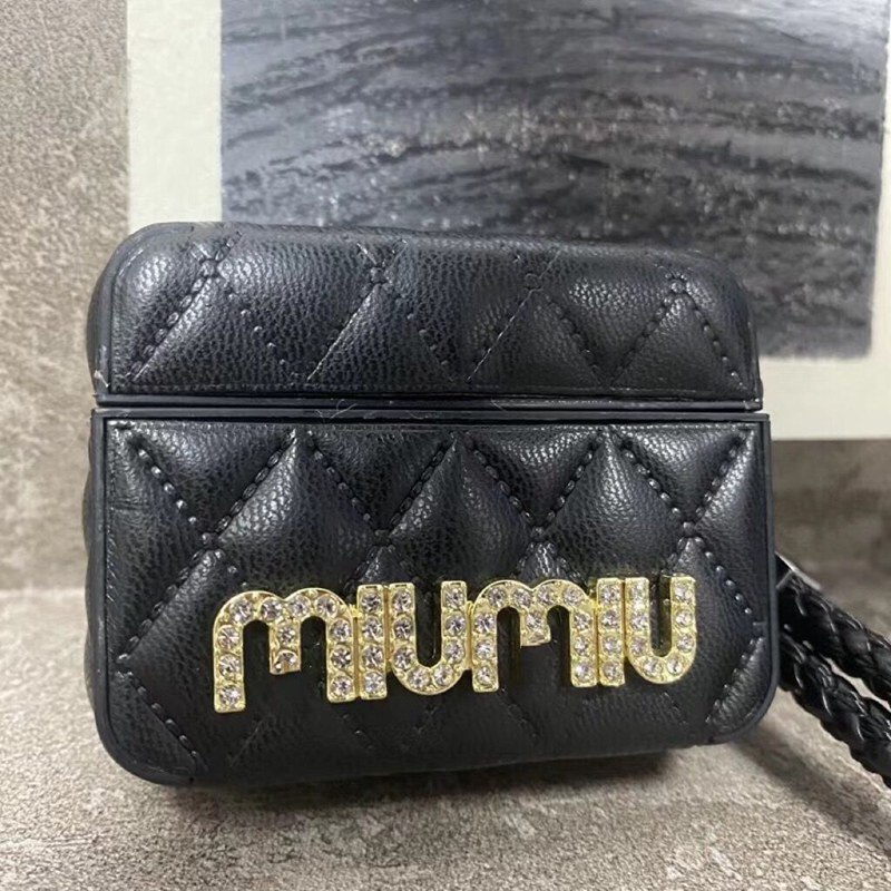 ミュウミュウ MiuMiuかわいいエアーポッズ3/2/1カバー個性スニーカー形のairpods pro2ケース 